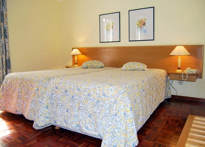 Hotell Amparo Machico (Madeira)