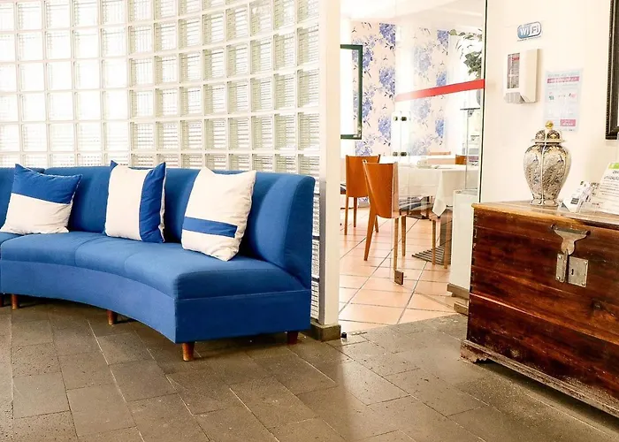 Hotel Amparo Machico (Madeira)